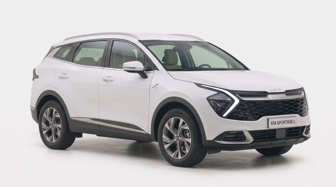 Kia Sportage L, studio photograph on a plain background